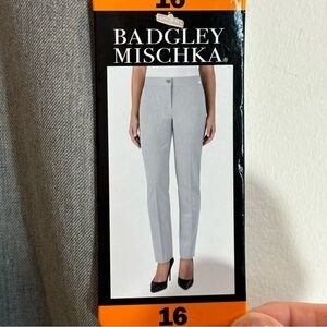 BADGLEY MISCHKA Sz 16 Slim Leg Elevated Basic Career High Rise Pants NEW
